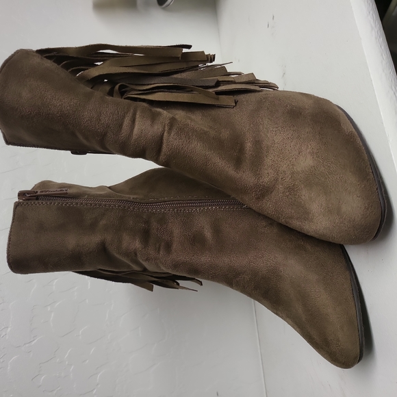 Suede boots - Picture 2 of 4
